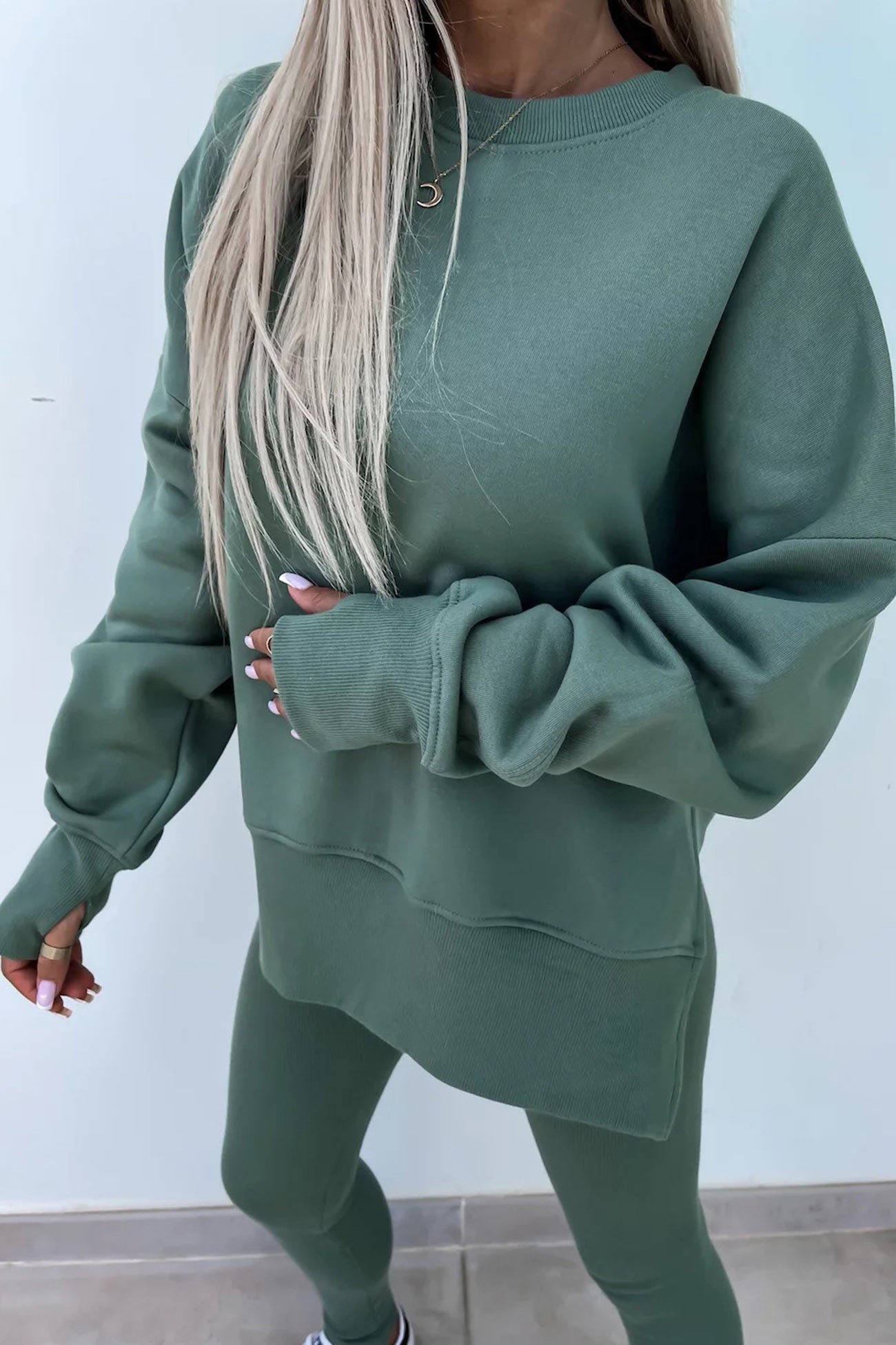 Sudadera cuello redondo y aberturas + Legging Suits