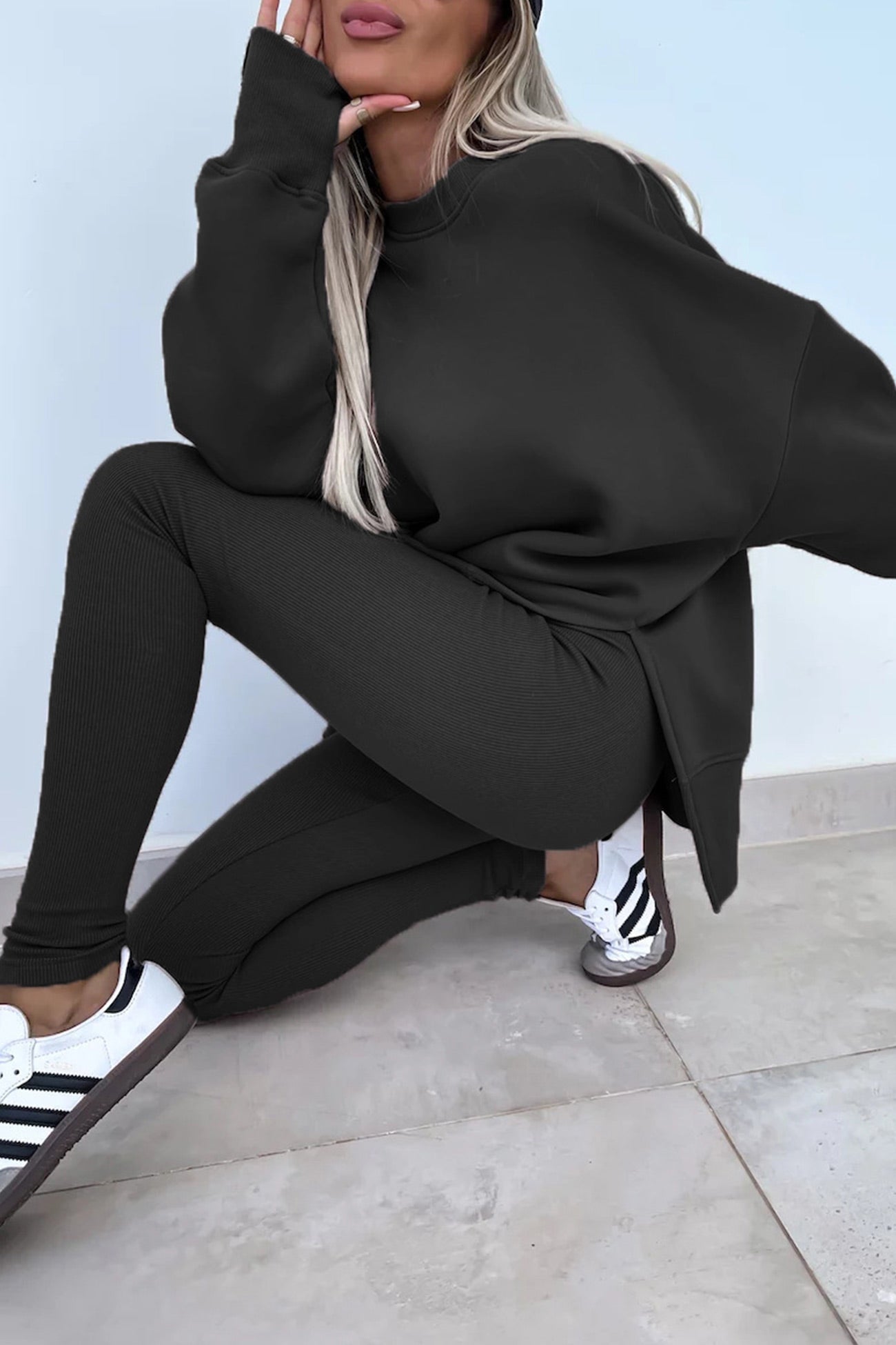 Sudadera cuello redondo y aberturas + Legging Suits
